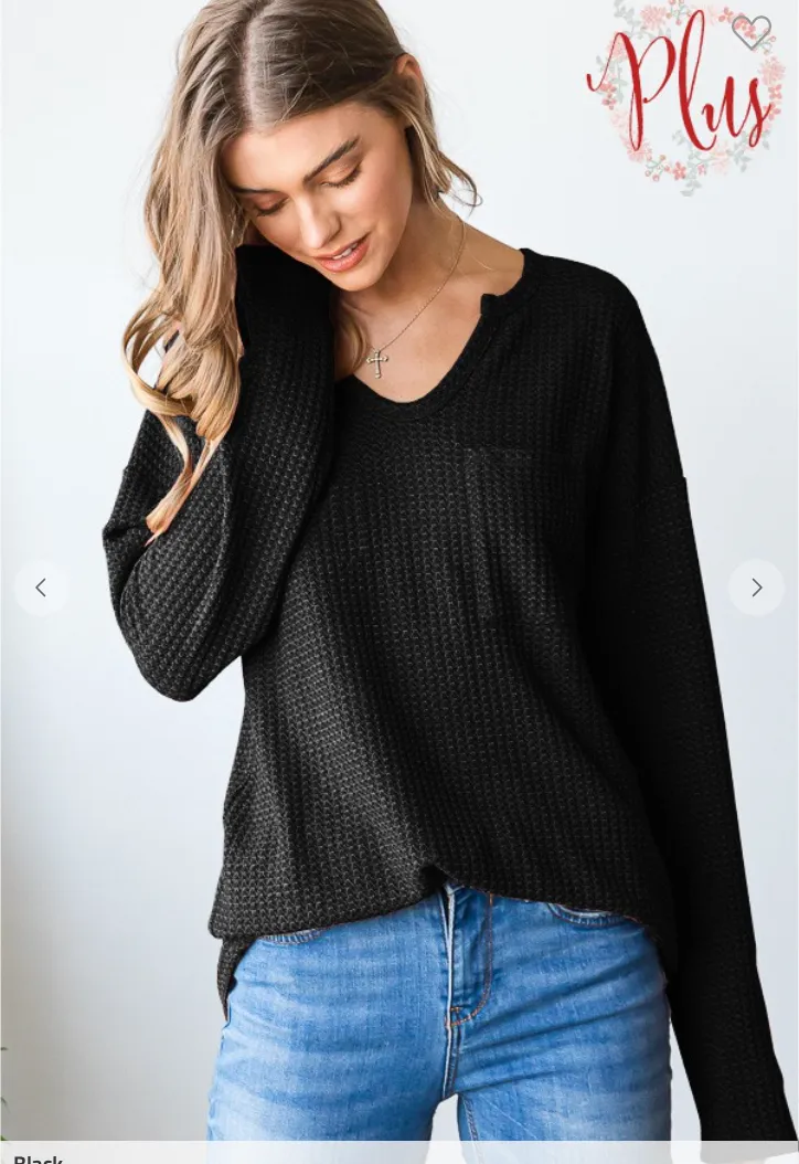 SPLIT NECK SOLID WAFFLE TOP WITH POCKET