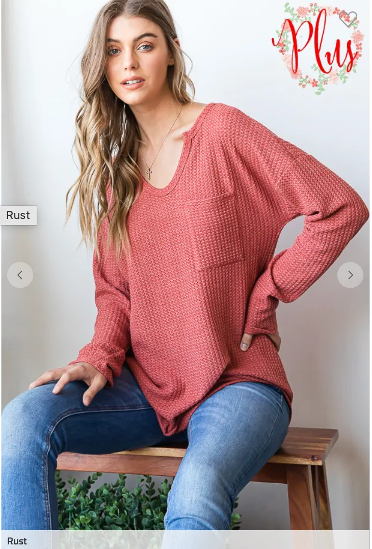 SPLIT NECK SOLID WAFFLE TOP WITH POCKET